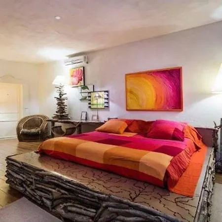 Bed and Breakfast Les Jardins De L'oustal