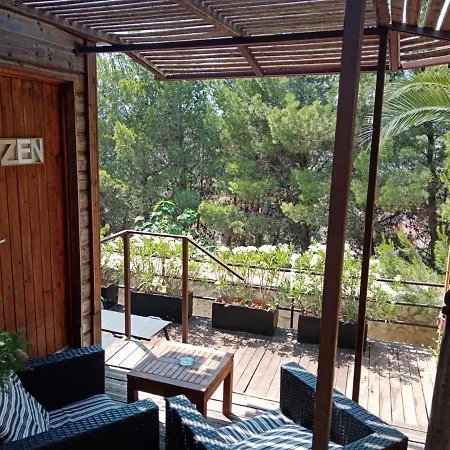 Bed and Breakfast Les Jardins De L'oustal