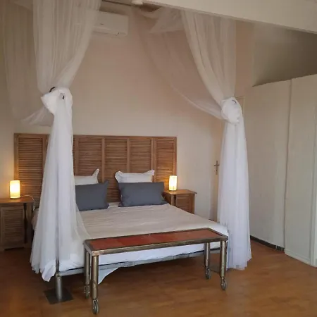 Les Jardins De L'oustal Bed and Breakfast