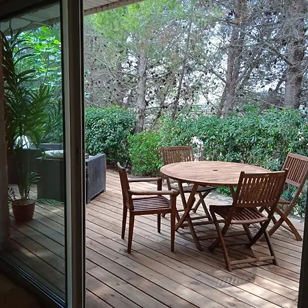 Les Jardins De L'oustal Bed and Breakfast