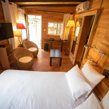 Les Jardins De L'oustal Bed and Breakfast *