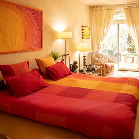 Bed and Breakfast Les Jardins De L'oustal
