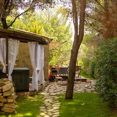 Bed and Breakfast Les Jardins De L'oustal *